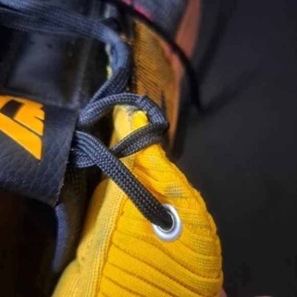 "RARE" Adidas Damian Lillard 5 Asian Tour Men's Size US 19 EUC - Picture 13 of 16